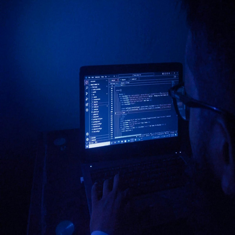 VoidLink marca el comienzo de una nueva etapa en el cibercrimen al constituir el primer malware desarrollado casi íntegramente mediante inteligencia artificial.