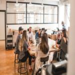 La inteligencia artificial te permite ahorrar ocho horas de trabajo semanal, siempre que seas el jefe y no debas utilizarla tú mismo.