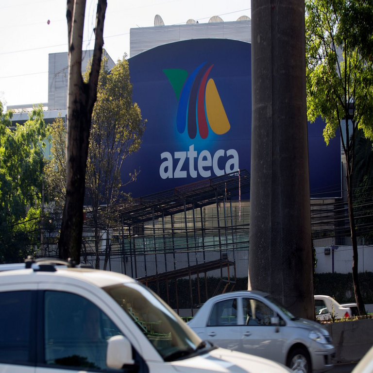 En México, TV Azteca fusiona Azteca Noticias y ADN 40 en una estructura editorial renovada.