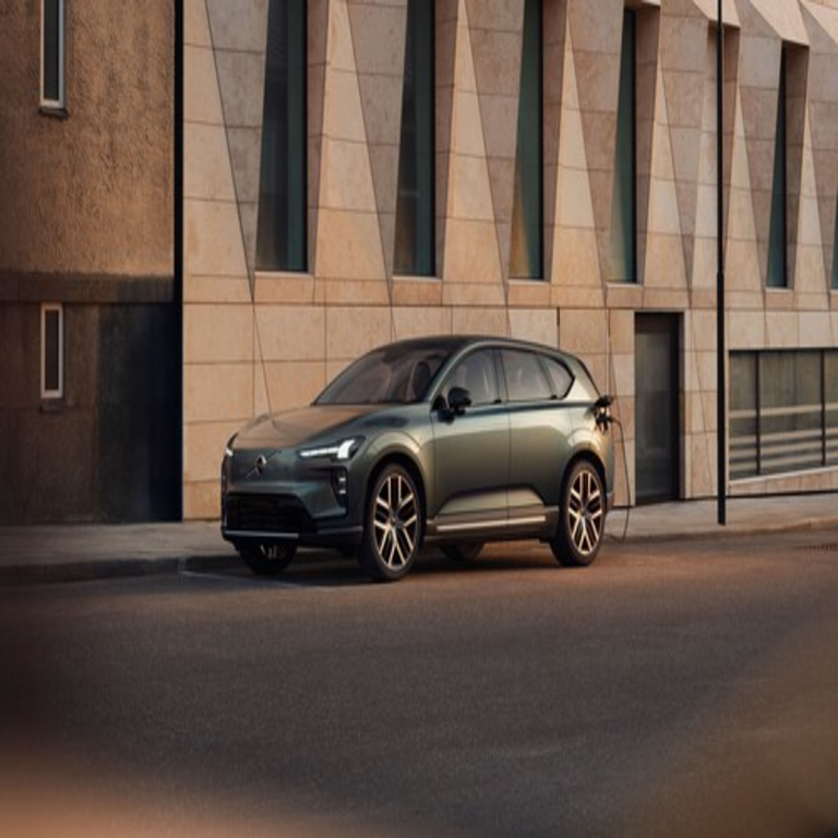 El nuevo Volvo EX60 ofrece una autonomía eléctrica de hasta 810 km, lo que representa un claro desafío para todos sus competidores.