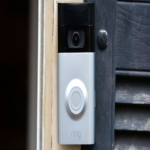 Ring ahora permite la verificación de videos, ¿podría esto ayudar a combatir videos falsos generados por IA?