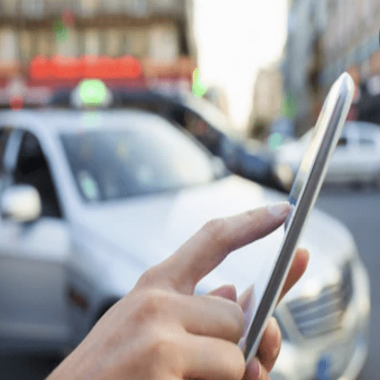 Cuba: Lanzamiento de una nueva aplicación de taxis para modernizar el servicio