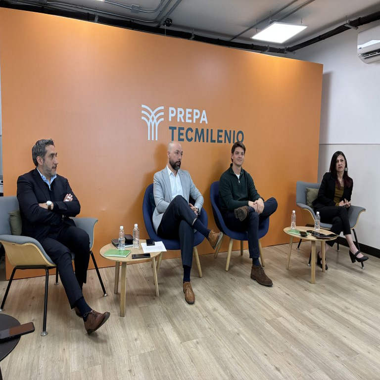 Tecmilenio desarrolla competencias para dirigir el empleo del futuro mediante la Inteligencia Artificial