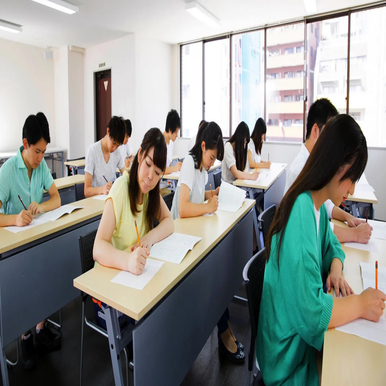 ChatGPT logra 15 calificaciones sobresalientes en el examen de ingreso a la universidad en Japón, aunque suspende en una materia. ChatGPT logra 15 calificaciones sobresalientes en el examen de ingreso a la universidad en Japón, aunque suspende en una materia.