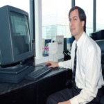 La elección de implementar la inteligencia artificial de Google evoca a la Apple de antaño que reinstauró a Steve Jobs: recurrir externamente a lo que no se puede desarrollar internamente.