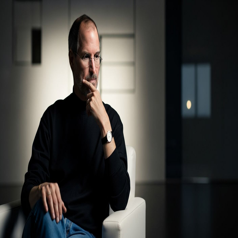 Steve Jobs y su obsesión por los detalles: la lección que el CEO de Airbnb interiorizó y que la Generación Z rechaza