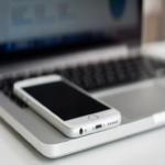 Razones por las que el rendimiento de tu red Wi-Fi podría degradarse al incorporar un nuevo dispositivo conectado.