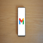 Datos confidenciales que no deben transmitirse por correo electrónico para evitar riesgos y complicaciones.