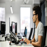 Los tres factores principales para seleccionar una herramienta de gestión de identidad y acceso. Los tres factores principales para seleccionar una herramienta de gestión de identidad y acceso.