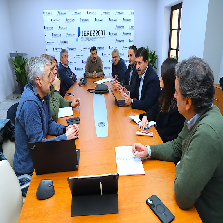 España | El Gobierno de Jerez examina junto a las principales operadoras de telecomunicaciones españolas las necesidades y las infraestructuras de comunicaciones de la ciudad.