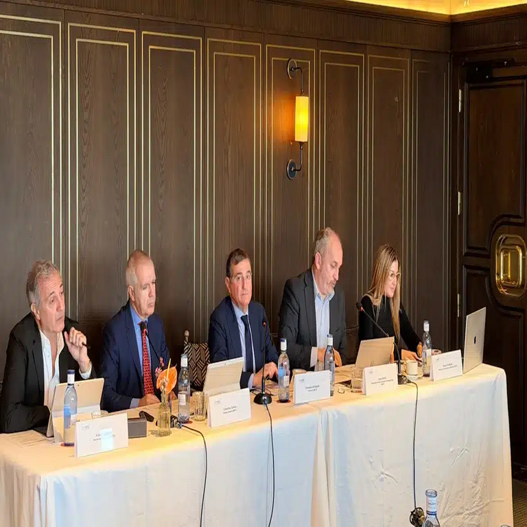 La Agenda Digital de AMETIC para el período 2026-2030 contempla más de 200 medidas relacionadas con la digitalización. La Agenda Digital de AMETIC para el período 2026-2030 contempla más de 200 medidas relacionadas con la digitalización.