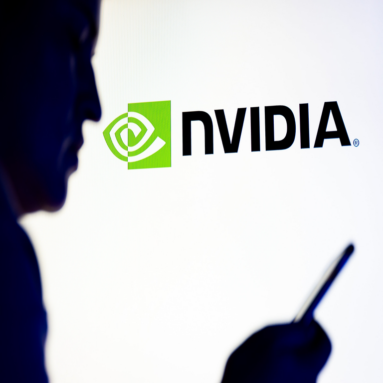 Nvidia realiza una nueva inversión de 2.000 millones de dólares en CoreWeave y fortalece su alianza estratégica.