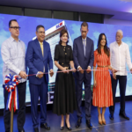 En la República Dominicana, la vicepresidenta Peña y Guido Gómez Mazara inauguran la nueva sede del Indotel, marcando el fin de 24 años de pagos por alquiler.