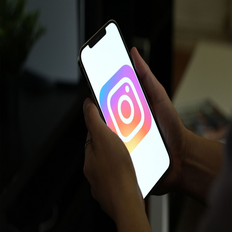 Instagram ha comprometido la privacidad de los usuarios: una vulnerabilidad ha permitido el acceso no autorizado a sus publicaciones.