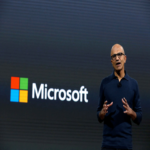 Satya Nadella, director ejecutivo de Microsoft, resaltó el efecto transformador de la inteligencia artificial al afirmar que representa la mayor modificación en el ámbito del trabajo del conocimiento.