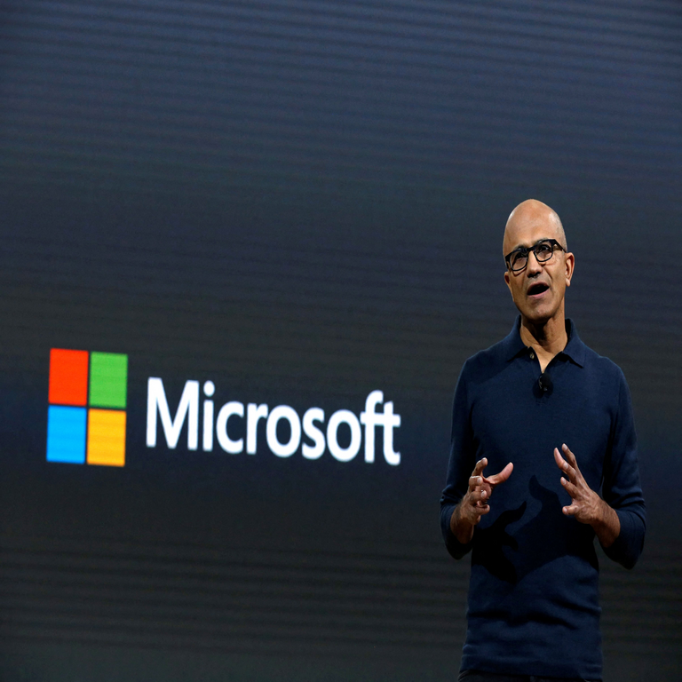 Satya Nadella, director ejecutivo de Microsoft, resaltó el efecto transformador de la inteligencia artificial al afirmar que representa la mayor modificación en el ámbito del trabajo del conocimiento. Satya Nadella, director ejecutivo de Microsoft, resaltó el efecto transformador de la inteligencia artificial al afirmar que representa la mayor modificación en el ámbito del trabajo del conocimiento.