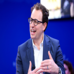 El CEO de Anthropic advierte que la humanidad debe tomar conciencia de los riesgos inherentes a la inteligencia artificial.