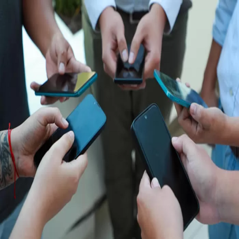 En Perú, Osiptel informa sobre nuevos bloqueos de teléfonos móviles no registrados en la lista blanca y con antecedentes negativos.