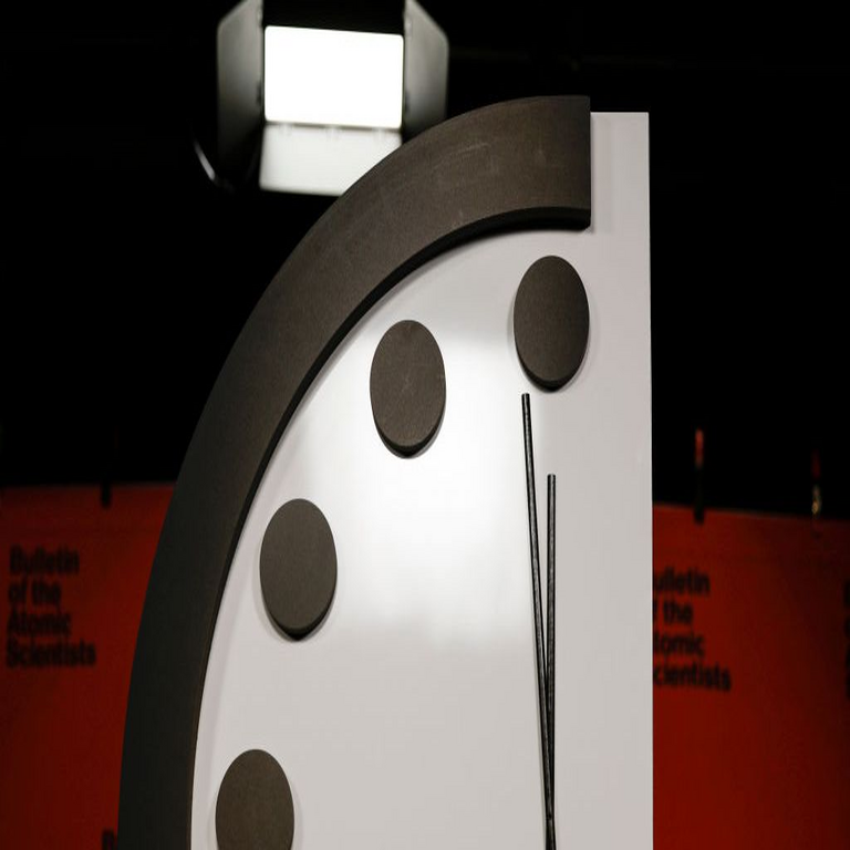El Reloj del Juicio Final se sitúa en el momento de mayor urgencia histórica, a solo 85 segundos de la medianoche.