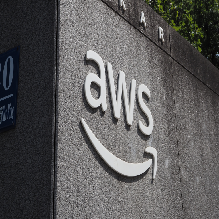 Amazon confirma la eliminación de 16.000 puestos de trabajo, incluyendo en AWS.