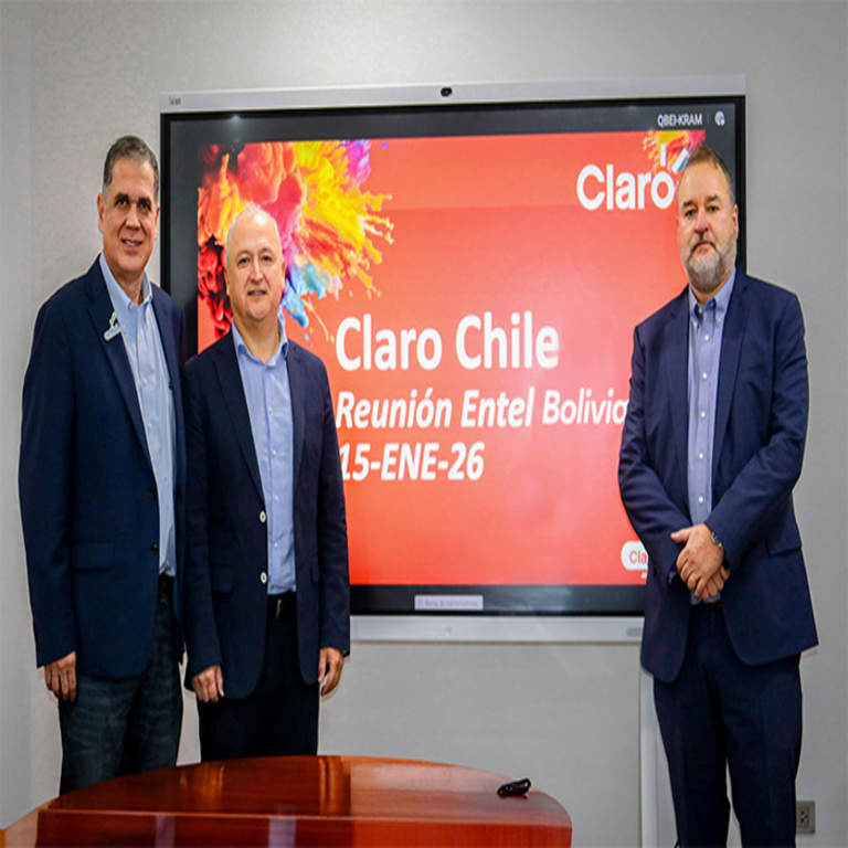 Entel Bolivia suscribe convenio de interconexión con Claro Chile.