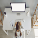 Francia progresa en la aprobación de una ley que impedirá el uso de redes sociales a menores de 15 años.