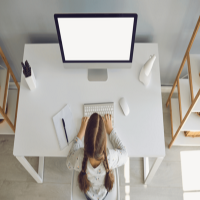 Francia progresa en la aprobación de una ley que impedirá el uso de redes sociales a menores de 15 años.