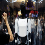 Tesla prioriza su robot humanoide Optimus al suspender la fabricación de los modelos de automóviles S y X para asignarle recursos exclusivos. Tesla prioriza su robot humanoide Optimus al suspender la fabricación de los modelos de automóviles S y X para asignarle recursos exclusivos.