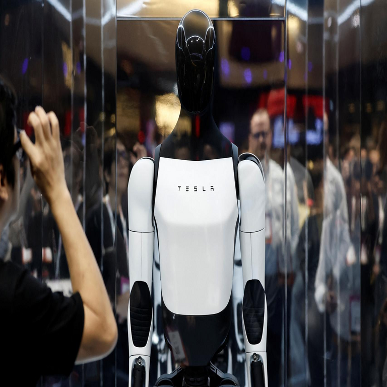 Tesla prioriza su robot humanoide Optimus al suspender la fabricación de los modelos de automóviles S y X para asignarle recursos exclusivos.