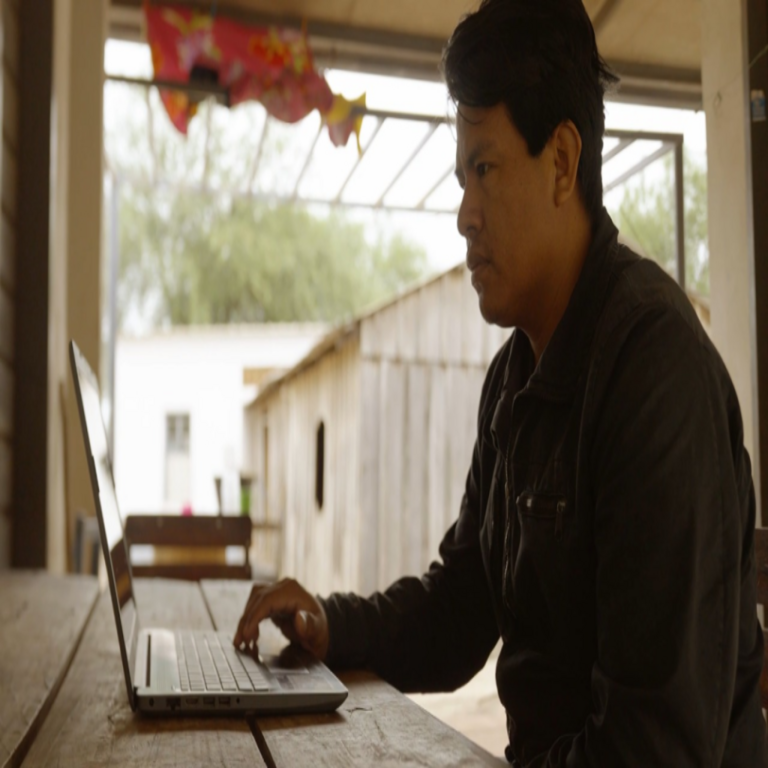 Internet en Paraguay: oportunidades y retos que motivan la intervención gubernamental