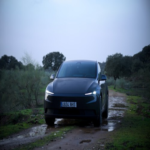 Por primera vez, los vehículos electrificados superan en ventas a los impulsados por gasolina, lo que marca el inicio de un cambio inexorable.