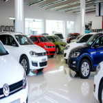 Guía práctica para determinar qué automóvil adquirir: eléctrico, híbrido o de combustión interna, con claves esenciales para seleccionar el motor y la tecnología adecuada.