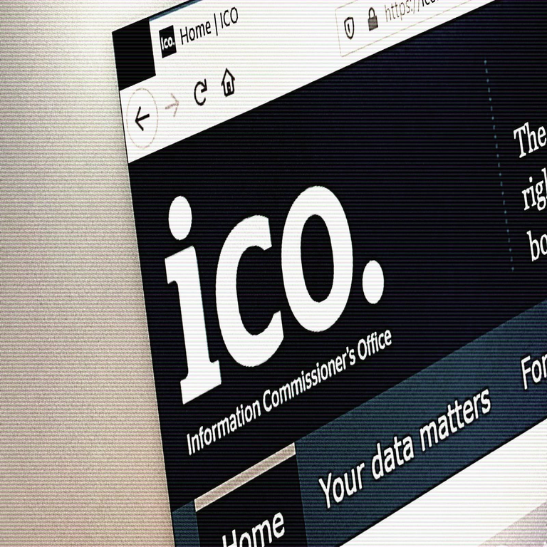 El organismo regulador de privacidad del Reino Unido investiga a Grok por la generación de imágenes sexuales mediante inteligencia artificial.