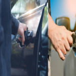 China veta las manijas ocultas en las puertas de los automóviles, como las de Tesla: ¿cuáles son las razones?