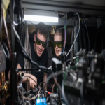 Investigadores de la Universidad de Oxford han demostrado el primer algoritmo cuántico distribuido entre diversos procesadores.