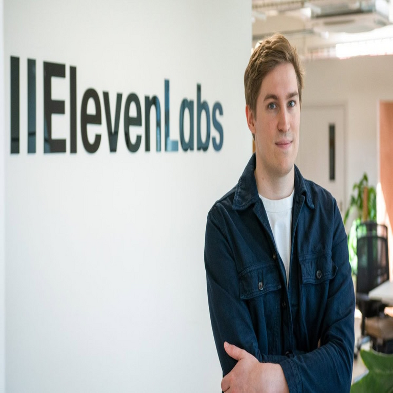 La voz se posiciona como la nueva interfaz de la inteligencia artificial, según el CEO de ElevenLabs.