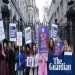 Víctimas instan a medidas más estrictas contra el abuso de deepfakes mientras entra en vigor una nueva ley.