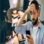 Razones por las que sucumbimos a las estafas digitales y estrategias para prevenirlas.