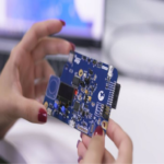 STMicroelectronics incrementará el suministro de componentes semiconductores destinados a AWS.