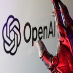 OpenAI suspendería el desarrollo de su hardware de vanguardia para priorizar el enfoque en auriculares.