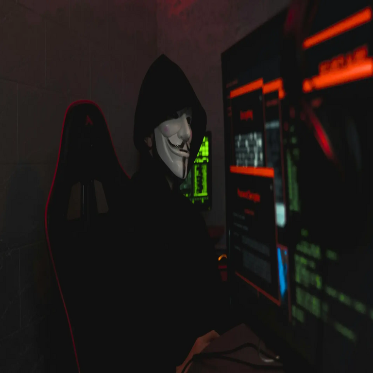 En España, los ciberataques experimentan un incremento del 26% en 2025, con un enfoque principal en la banca en línea.