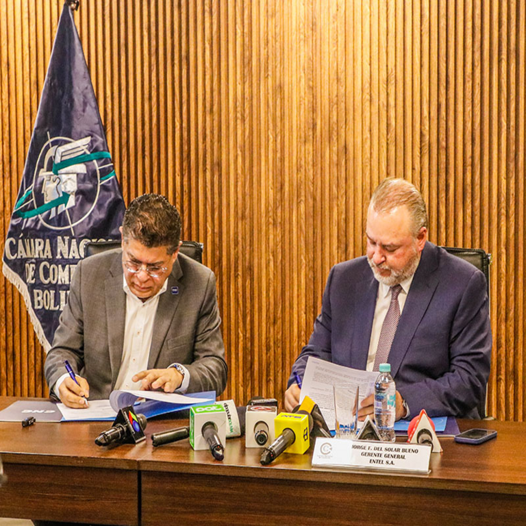 En Bolivia, Entel y la Cámara Nacional de Comercio formalizan alianza estratégica para potenciar la transformación digital en el sector empresarial.