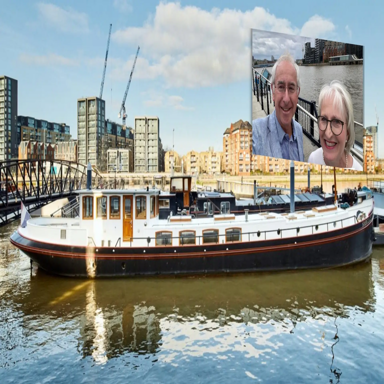 Adquieren una vivienda flotante para eludir los elevados costos del mercado inmobiliario, pero la iniciativa culmina en un fracaso total.