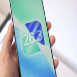 Las actualizaciones de iOS 26.3 no destacan por sus novedades, pero existe una razón fundamental para instalarla: resuelve una vulnerabilidad de seguridad que ya estaba siendo explotada.