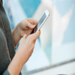 En España, la CNMC impone sanciones a tres compañías por el empleo inadecuado de numeración en servicios de SMS.