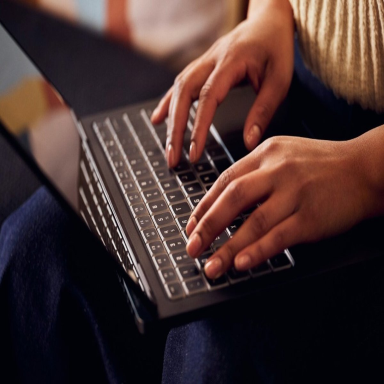 Microsoft refuerza la seguridad de Windows mediante alertas sobre aplicaciones que procuran acceder a recursos sensibles.