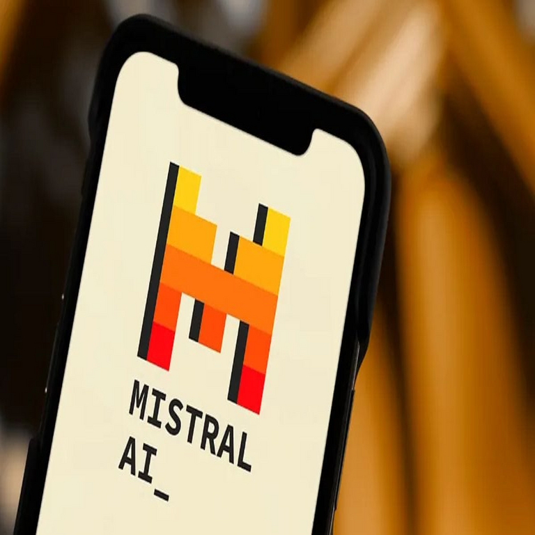 Mistral inaugura en Suecia un centro de 23 megavatios para encabezar la nueva generación de inteligencia artificial en Europa.