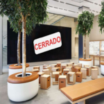 Solo resta un día para despedirse de la Apple Store en Paseo de Gracia en su configuración actual: el sábado se produce el cierre definitivo de operaciones. Solo resta un día para despedirse de la Apple Store en Paseo de Gracia en su configuración actual: el sábado se produce el cierre definitivo de operaciones.