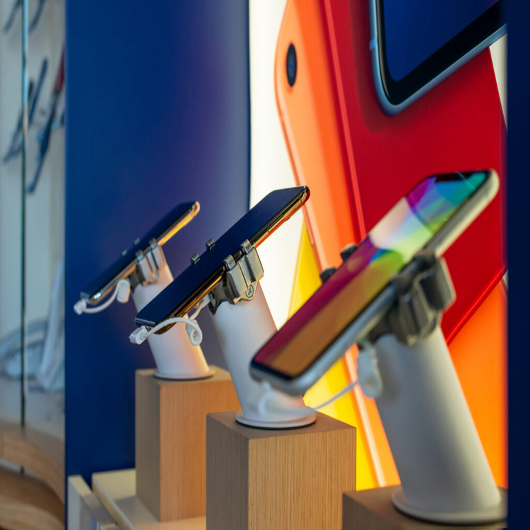 Un menor gravamen sobre smartphones podría expandir la red 5G y aumentar la recaudación fiscal, según un estudio.