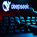 OpenAI denuncia que DeepSeek persiste en la apropiación indebida de tecnología estadounidense para el entrenamiento de sus modelos de IA.